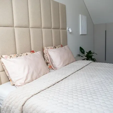 M 8 Apartment *