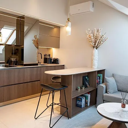 Apartment M 8